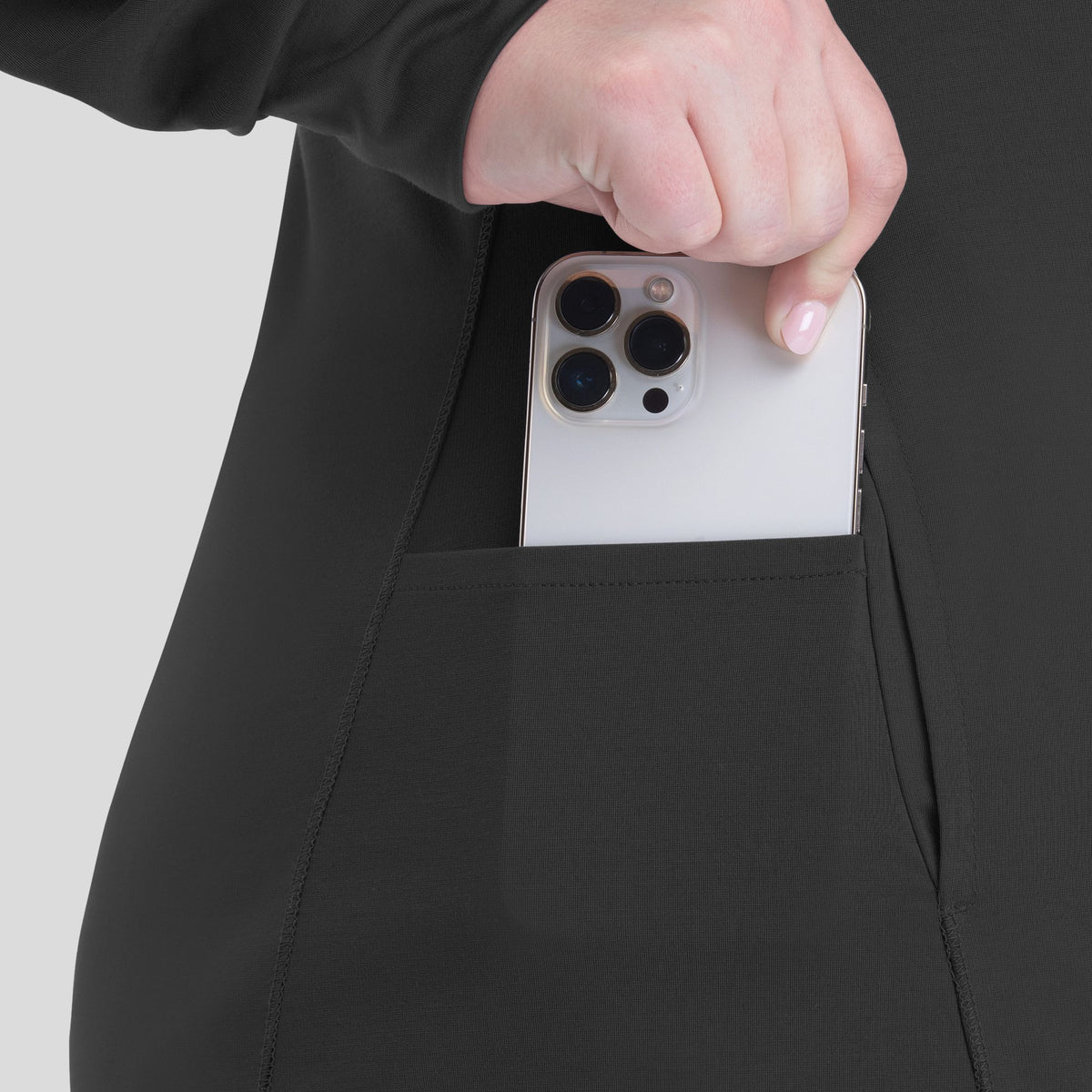 Maevn_Focus_90301_BLACK_FRONT_RIGHT_POCKET