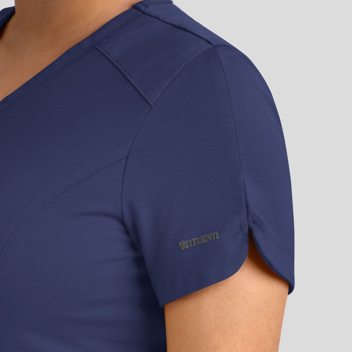 Maevn_Focus_20302_navy_sleeve