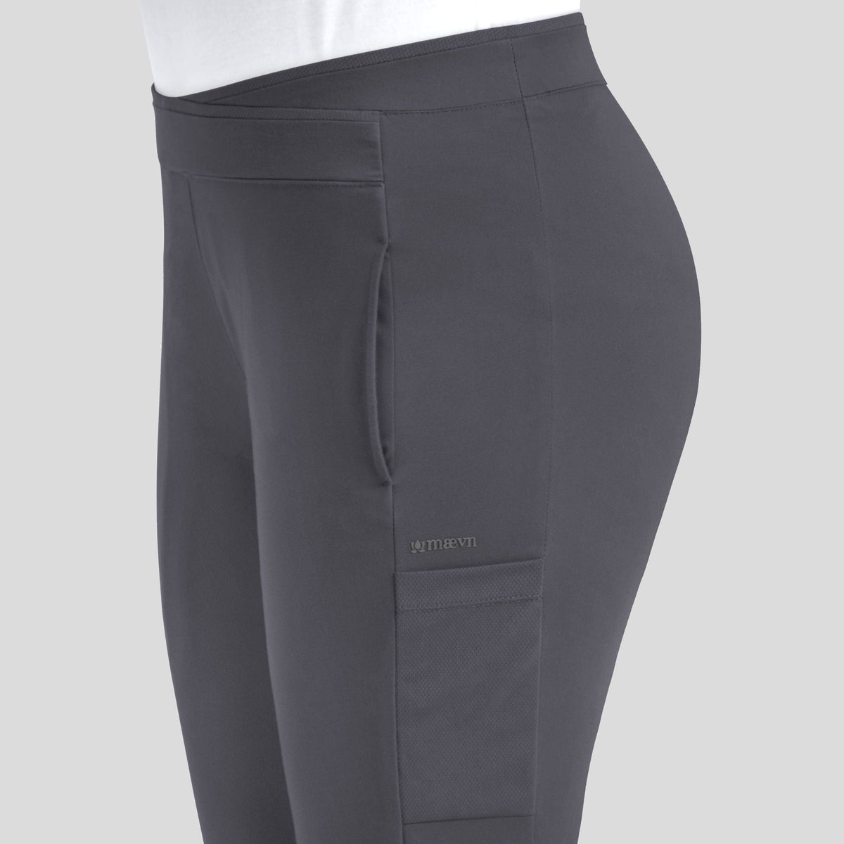 Maevn_Focus_60301_pewter_waist_left