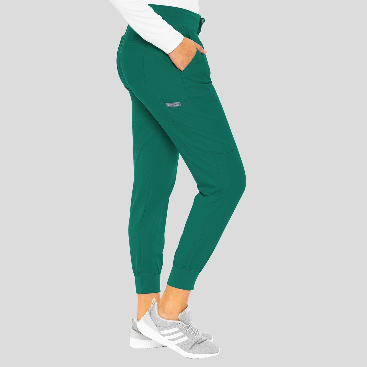 MedCouture_Insight_MC2711_hunter_right